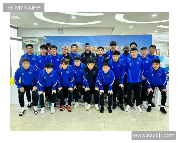 足球好兄弟携手共进共同追逐梦想的激情与荣耀